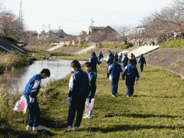東陵中学校